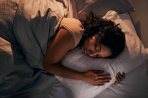 Why You Keep Dreaming Of Your Loved Ones Dying & What It Really Means 2 images 49