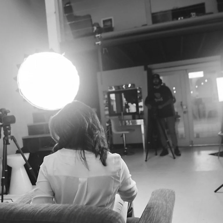 JOURNALIST ANCHOR CAMERA