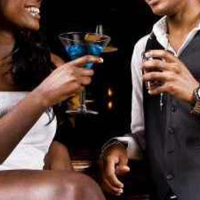 black-woman-at-bar-with-man